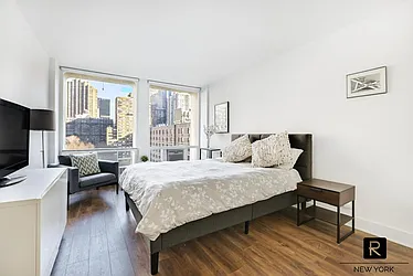 Rented by R New York