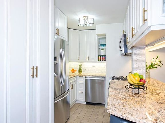 4th image of 245 E 87th St APT 17G