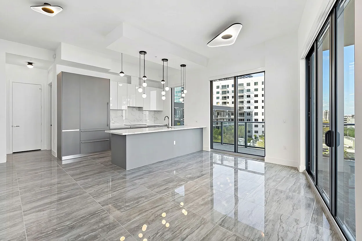 2 bed, 1000 sqft, $3,779 — Photo 1