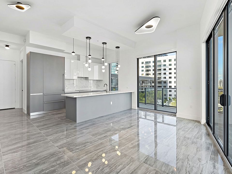 1st image of 236 NE 28th St #222