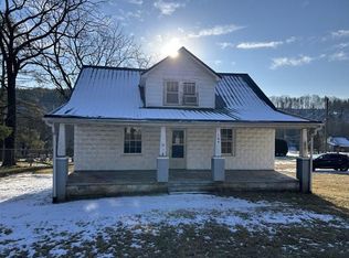 104 Lansworth Dr, Austinville, VA 24312