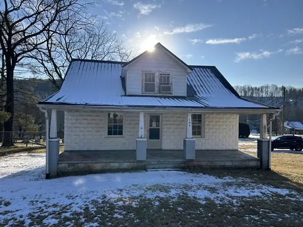 104 Lansworth Dr, Austinville, VA 24312