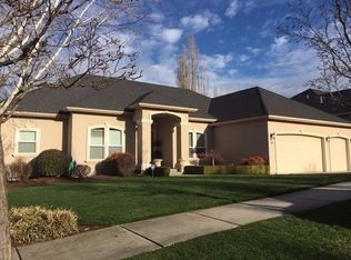 4113 Hemlock Dr, Medford, OR