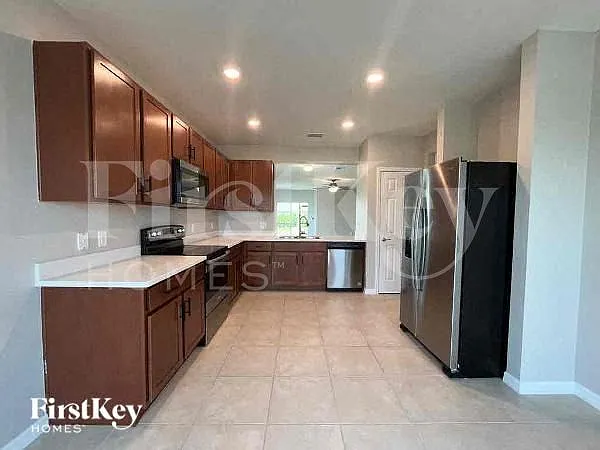 2800 Zaragoza Ct — Photo 6