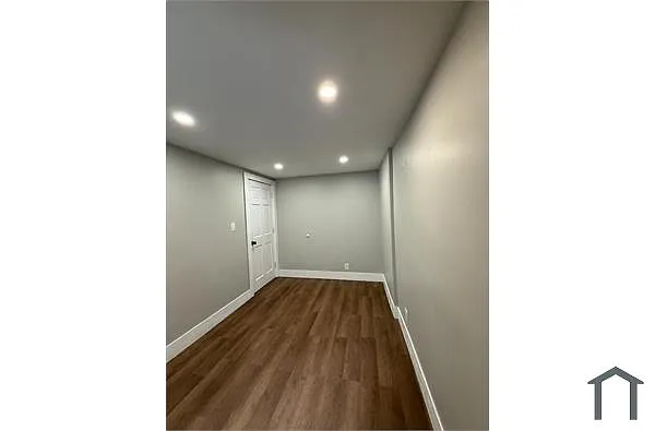 Building Photo - 34 Francis St #1