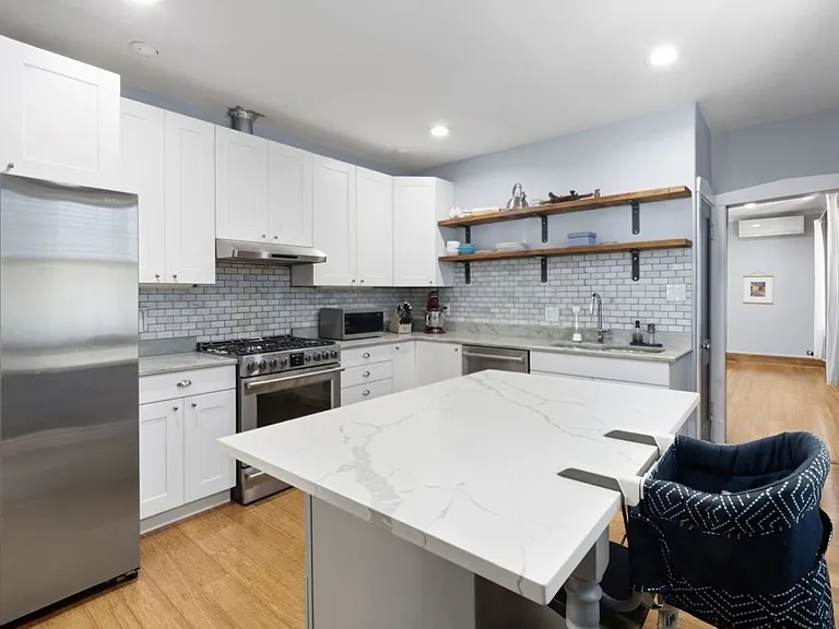 2924 W Giddings St — Photo 8