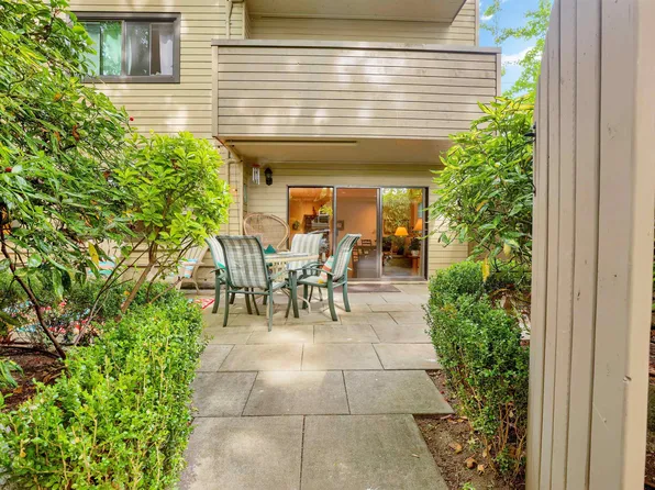 1424 Walnut St #104, Vancouver, BC V6J 3R3