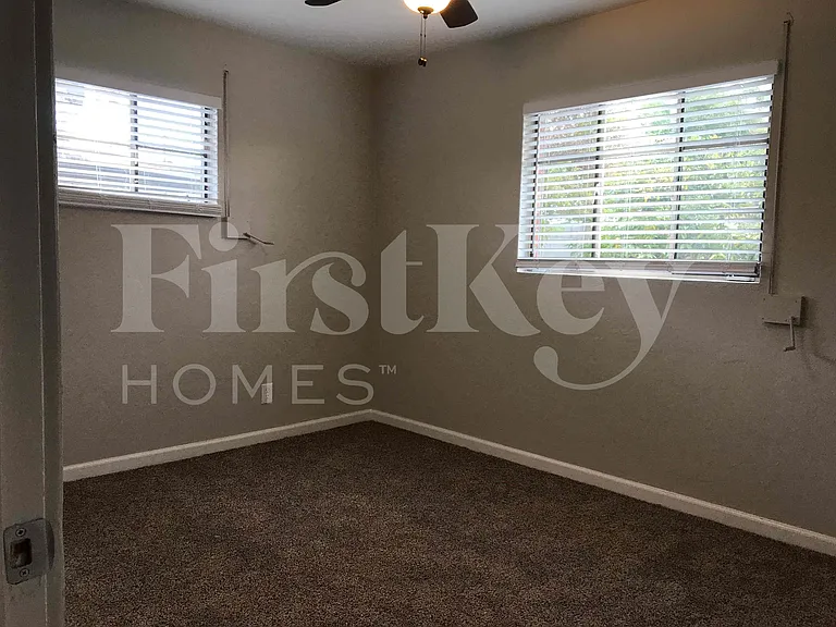 1507 W Berridge Ln — Photo 11