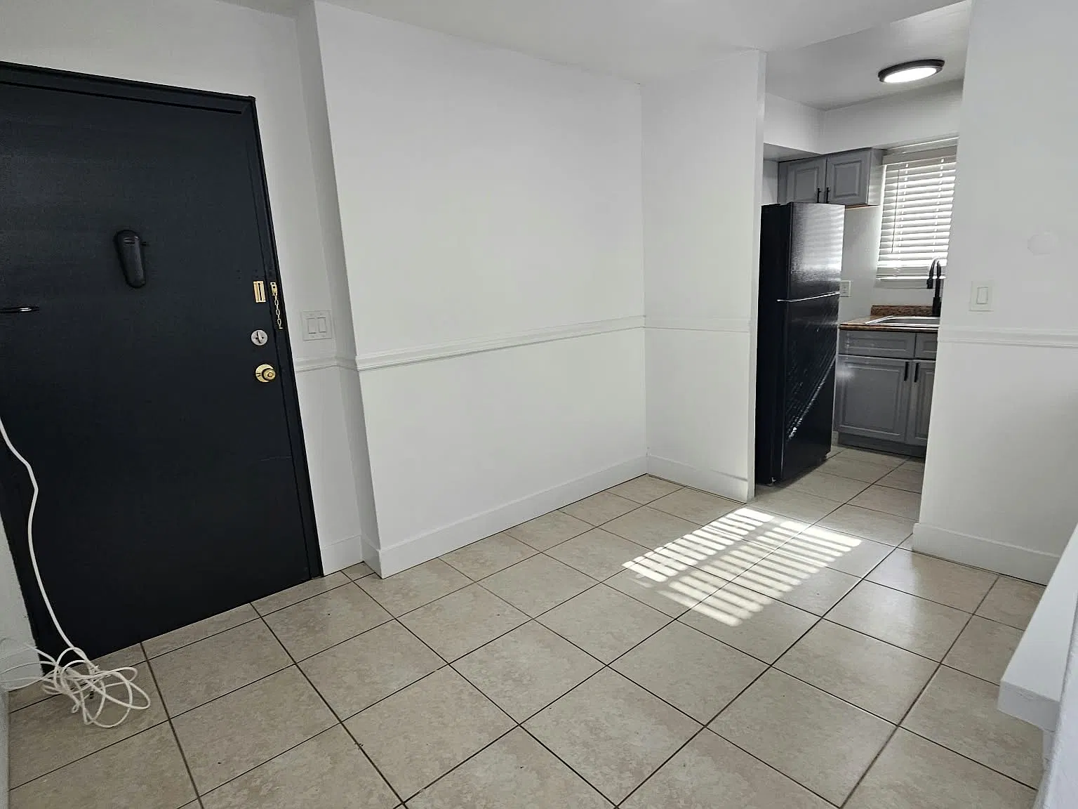 787 Vose Ave — Photo 4
