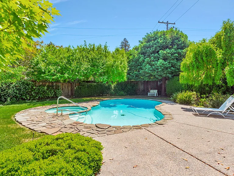 193 Ferne Ave — Photo 46