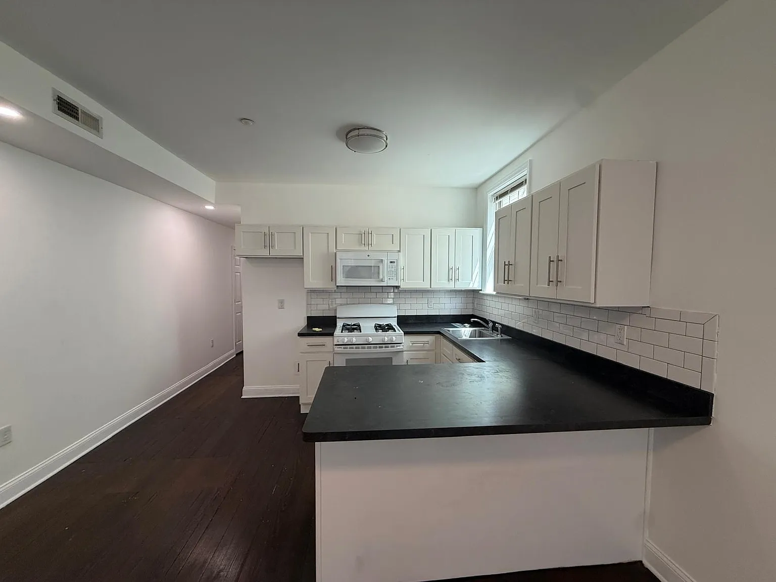 2 bed, $2,250 — Photo 2