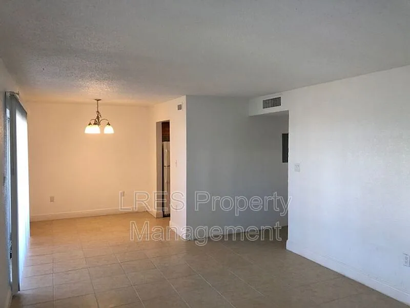 Building Photo - 4725 S Texas Ave #A