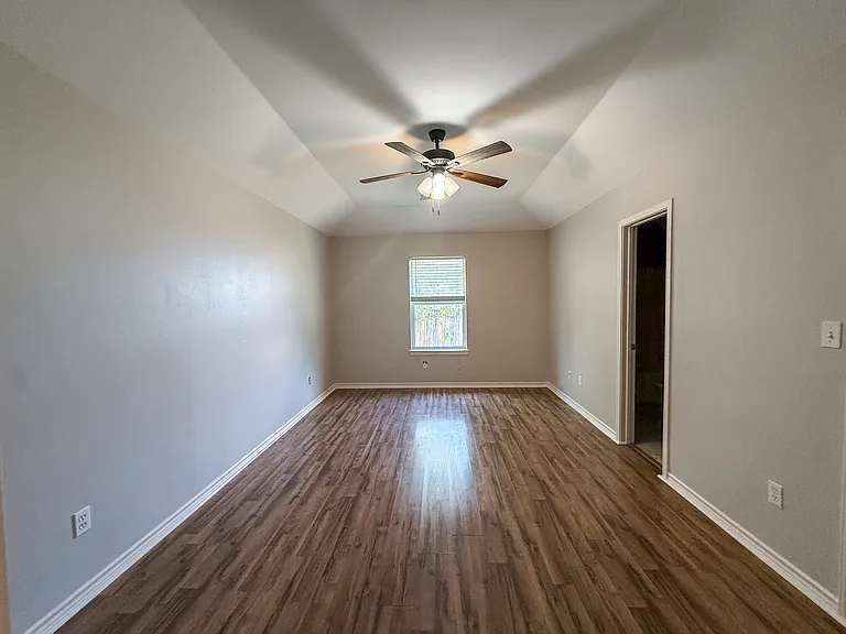 3020 Pine Valley Dr — Photo 6