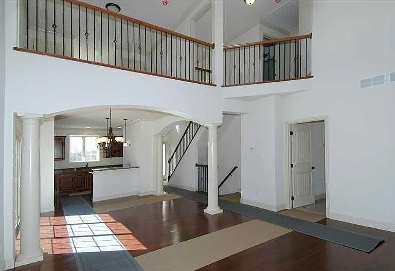 1303 Gantry Ct — Photo 2