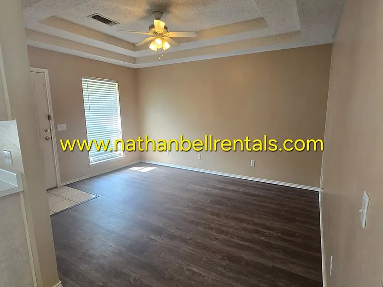 544 Kirkland Ln — Photo 6