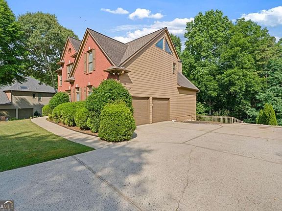 4th image of 163 Woodcliff Dr