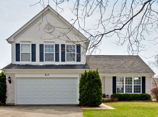 817 Dunhill Ct, Gurnee, IL 60031