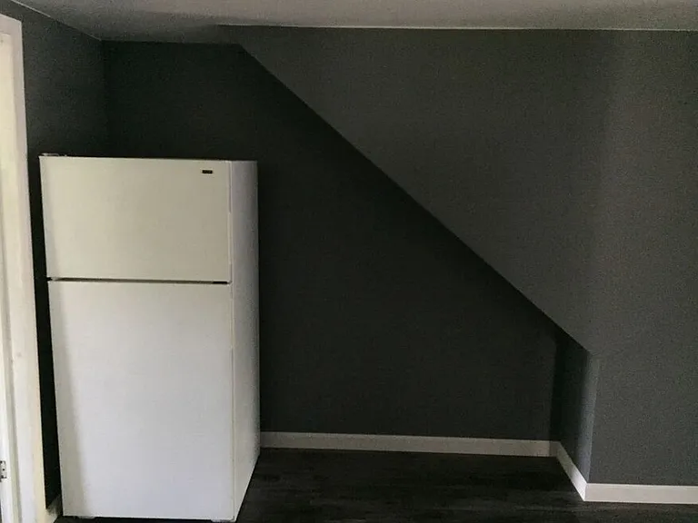 Evergreen St — Photo 10