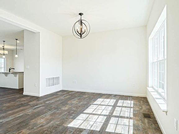 4th image of 803 Briar Rose Ave #L-0126