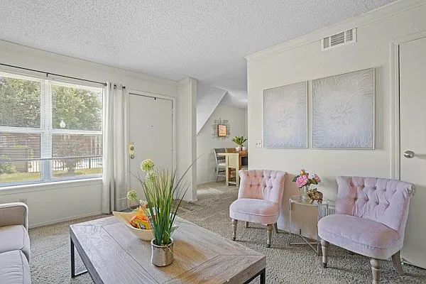 Summerfield Place Apts. — Photo 2