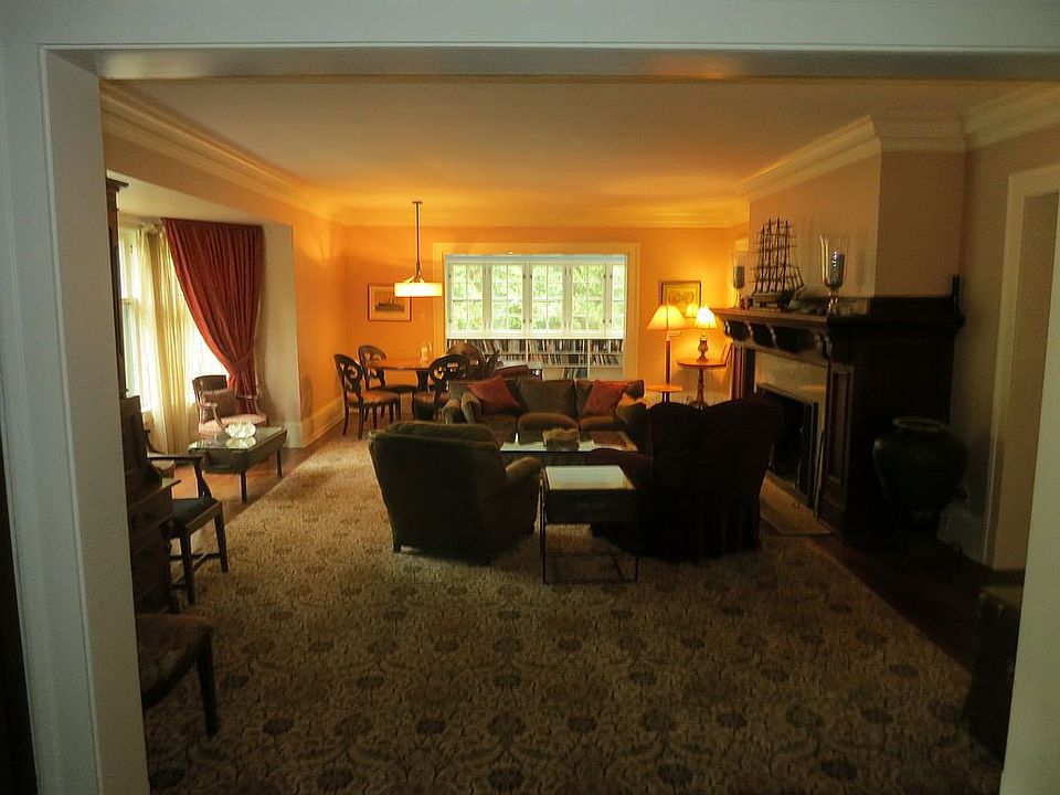 1st image of 2952 Fairmount Blvd