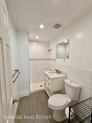 Bathroom, photo 2