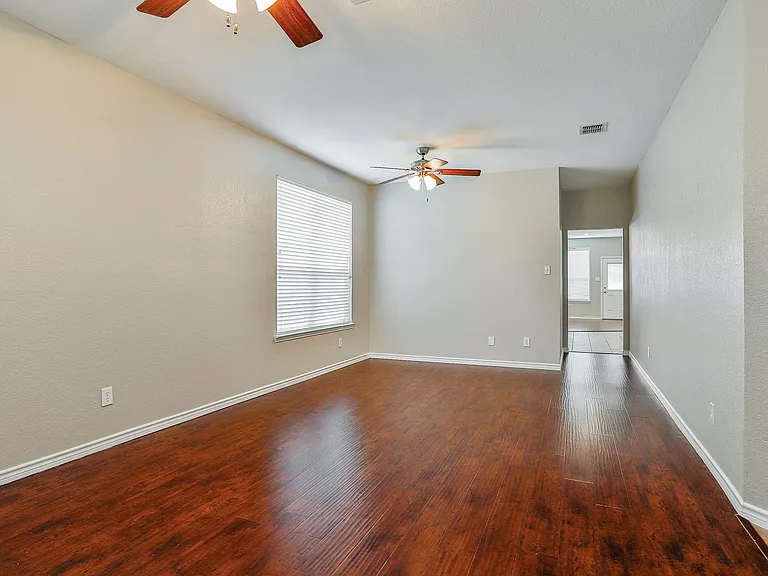 8705 Sumter Way — Photo 4