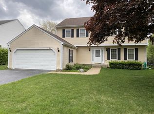 35 Magnolia Dr, Streamwood, IL