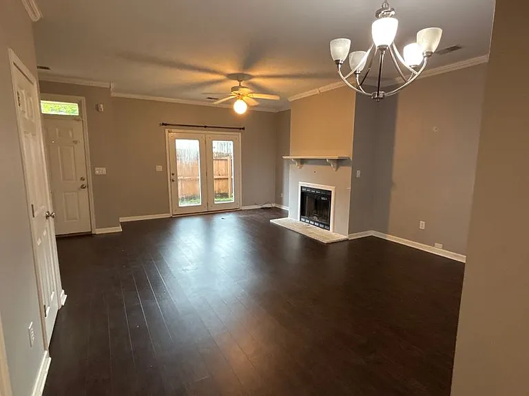 317 Bainbridge Dr #N — Photo 5
