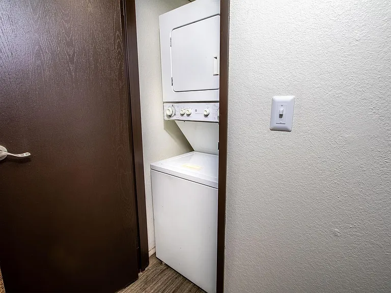 ONE MONTH FREE! APPLY FREE! VIRTUAL TOURS! — Photo 30