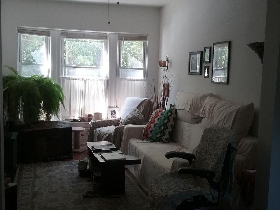 1st image of 1752 W Belle Plaine Ave APT 1