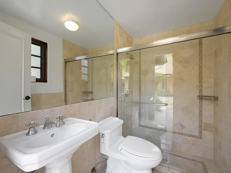 305 N Palm Dr — Photo 37