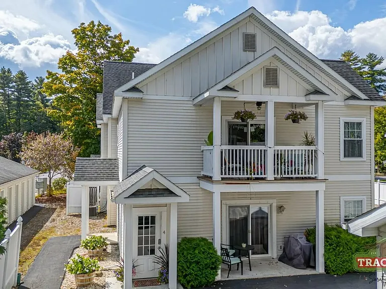 7 Ellis Ave — Photo 1