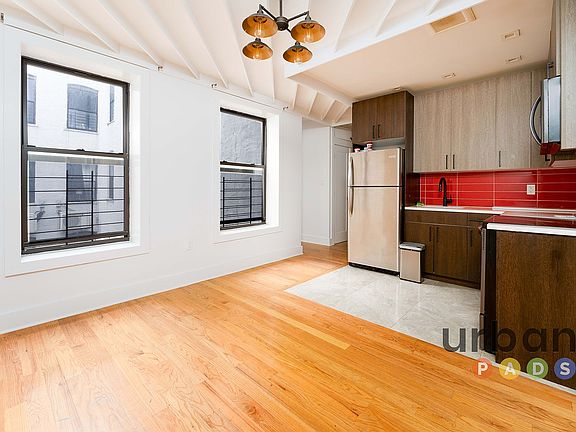2nd image of 930 De Kalb Ave #203