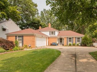 581 Wildbrook Dr, Bay Village, OH