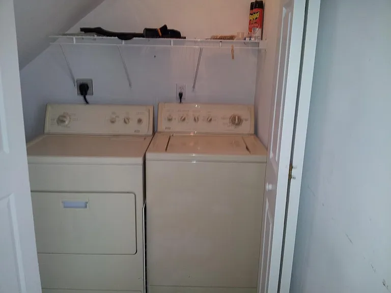 300 Sunset Dr #B — Photo 11