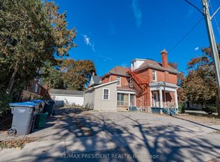 2 David St, Brampton, ON L6X1J1