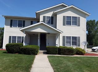 201 Stonewall Ct APT 1*, Nappanee, IN 46550