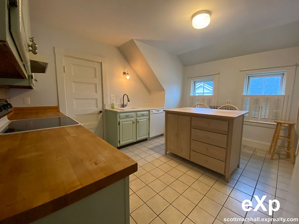 Eat In Kitchen