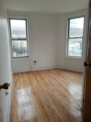 Rented by MCR Realty | media 26