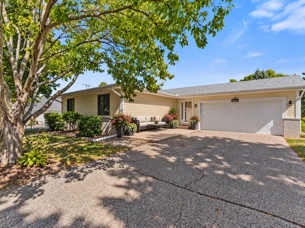 7291 Conestoga Ct, Chanhassen, MN 55317