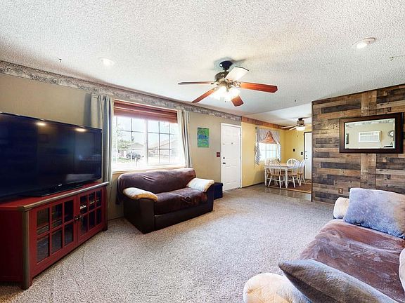 2nd image of 4325 Evelyn Dr