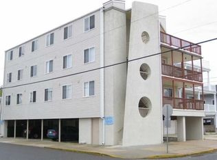 17 42nd St APT 6, Sea Isle City, NJ 08243