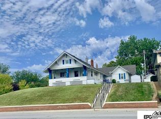5148 Dodge St, Omaha, NE 68132