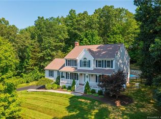 2 Stone Gate Dr, Sandy Hook, CT 06482