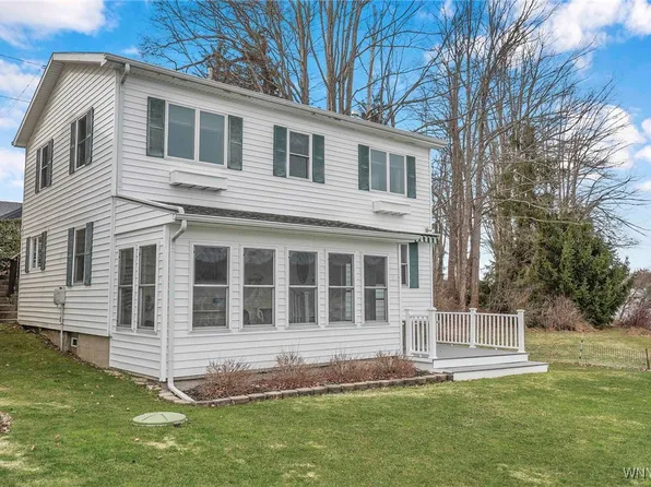 165 Long Point Dr, Machias, NY 14101