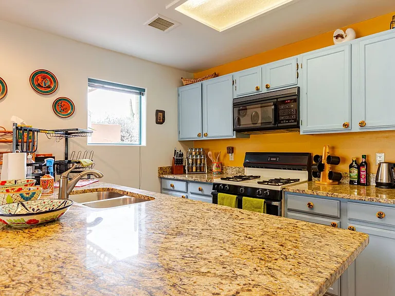 W Placita Del Correcaminos Unit Tucson Ave — Photo 10