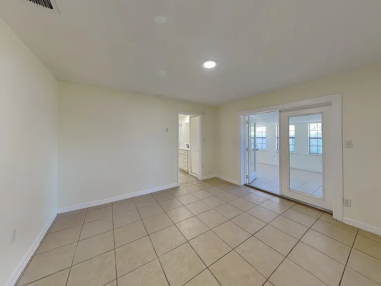 465 Oak Dr — Photo 4