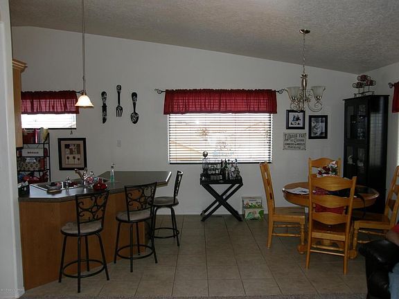 5th image of 619 Mirabel St