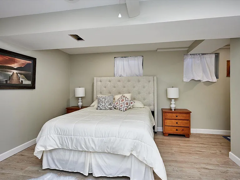 2242 S Poplar St — Photo 26